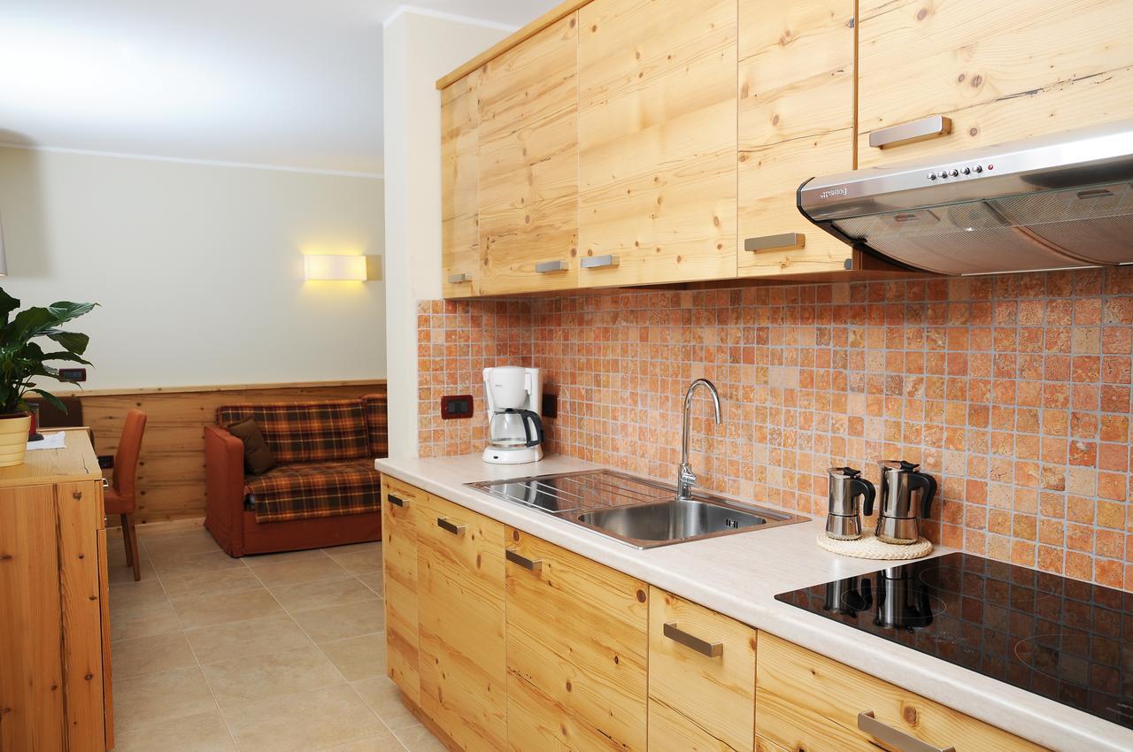 Residence Marisol Camere & Appartamenti - Mezzana Centre Εξωτερικό φωτογραφία
