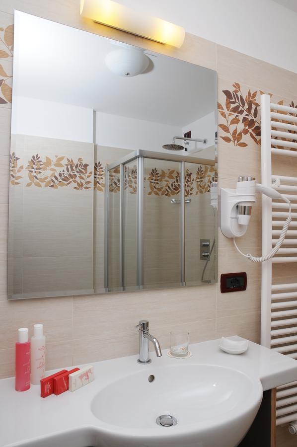 Residence Marisol Camere & Appartamenti - Mezzana Centre Εξωτερικό φωτογραφία